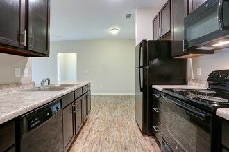 The Paddock at Grandview Apartments in Nashville, TN - Foto de edificio - Building Photo