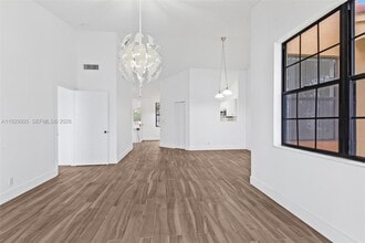 15569 N Miami Lakeway in Miami Lakes, FL - Building Photo - Building Photo