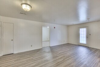 Cassell Ridge in Knoxville, TN - Building Photo - Building Photo