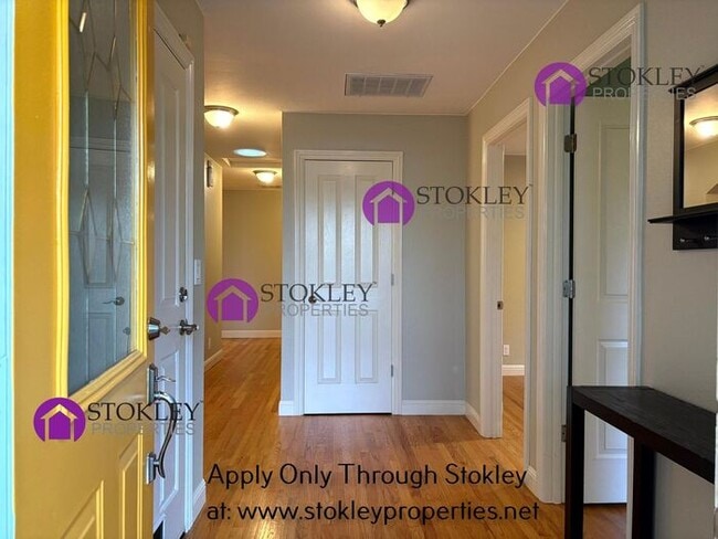 1852 Olympic Dr in Martinez, CA - Building Photo - Building Photo