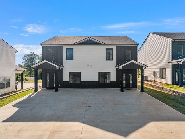 32 Beverly Hills Dr in Spartanburg, SC - Building Photo - Building Photo