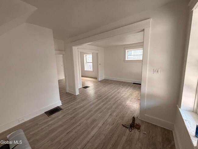 21-23-23 Jackson St in Amsterdam, NY - Building Photo - Building Photo