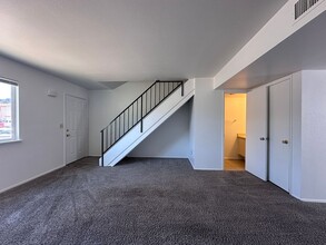 3500a Mercury St in North Las Vegas, NV - Building Photo - Building Photo