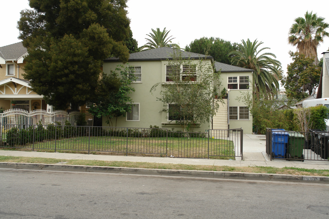 225 S Hoover St in Los Angeles, CA - Building Photo