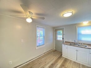 106 Washington St in Rochester, NH - Building Photo - Building Photo