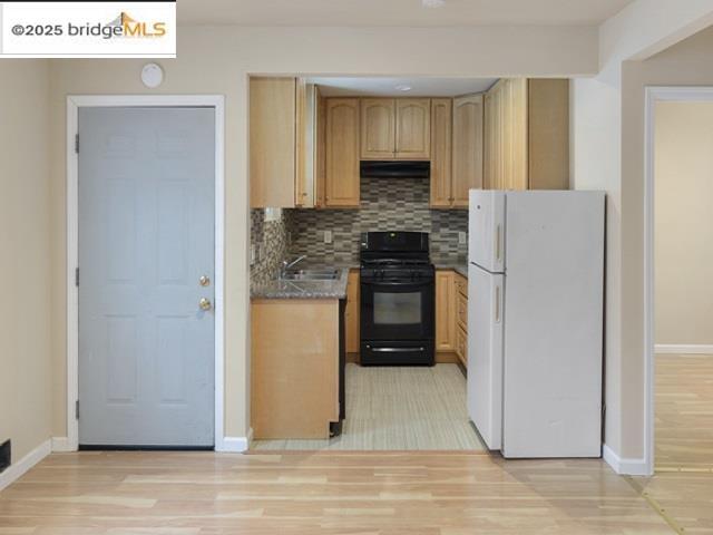 5823 Eastlawn St in Oakland, CA - Building Photo - Building Photo