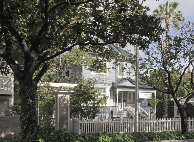 555 Lytton Ave in Palo Alto, CA - Foto de edificio - Building Photo