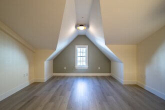 8 Chapel Street Residences in Portsmouth, NH - Foto de edificio - Building Photo