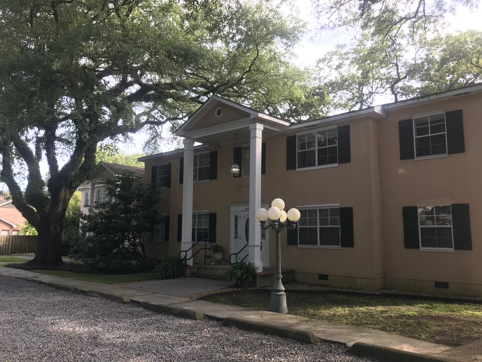 Les Chenes in Baton Rouge, LA - Foto de edificio