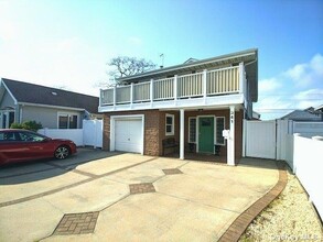 341 E Hudson St in Long Beach, NY - Foto de edificio - Building Photo