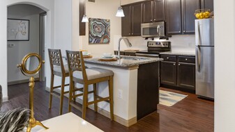 West Creek Apartments in Conroe, TX - Building Photo