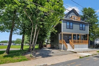 161 4th St in Medford, MA - Building Photo - Building Photo