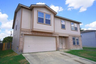 5931 Fort Laramie in San Antonio, TX - Building Photo - Building Photo