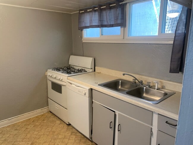 property at 615 19th St