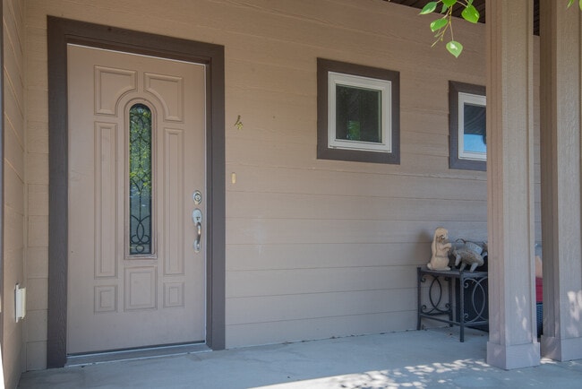 property at 1035 Rd Runner St