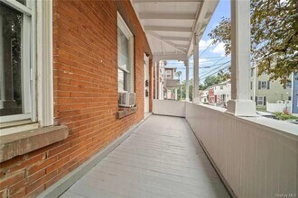 30 Conklin St, Unit 2 in Poughkeepsie, NY - Building Photo - Building Photo