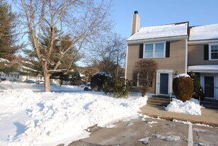 18 Cadogan Way in Nashua, NH - Building Photo