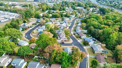 30 Brookside Rd in Edison, NJ - Building Photo - Building Photo