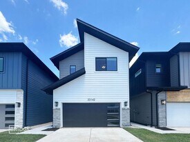 33142 Willow Hts Ln in Magnolia, TX - Building Photo