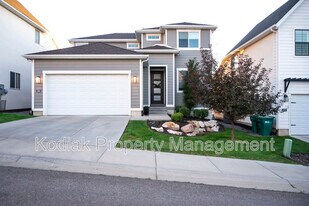 1364 Petunia Ct in Layton, UT - Building Photo