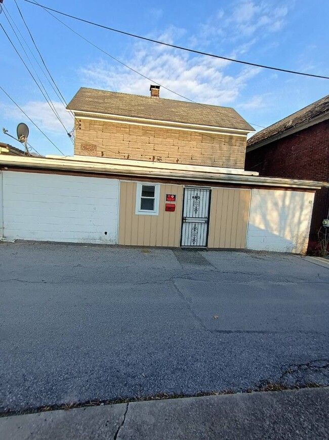 812-814 Central Ave, Unit 812R in Johnstown, PA - Building Photo - Building Photo