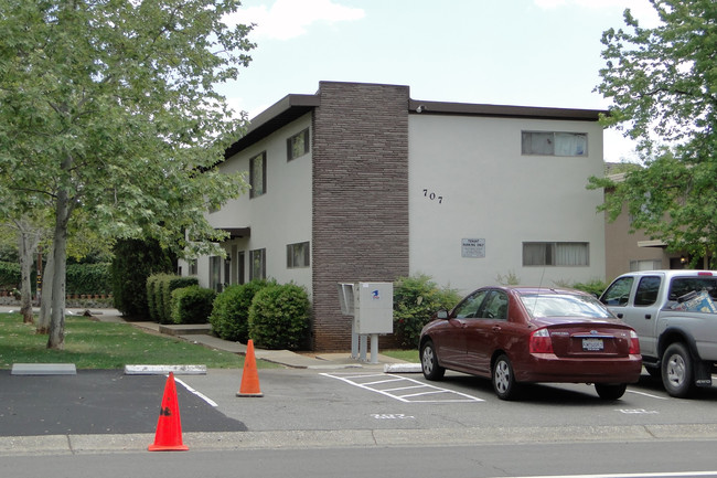 Bidwell Apartments in Folsom, CA - Building Photo - Building Photo