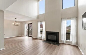 708 Preston Ct in Rochester Hills, MI - Foto de edificio - Building Photo