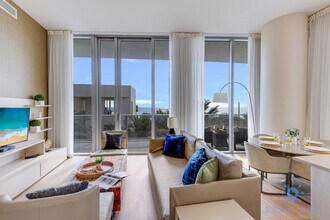 4111 S Ocean Dr in Hollywood, FL - Building Photo - Building Photo