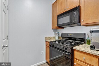4862 Eisenhower Ave in Alexandria, VA - Building Photo - Building Photo