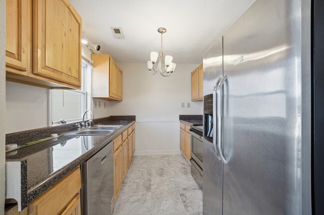 9522 6th Bay St in Norfolk, VA - Foto de edificio - Building Photo