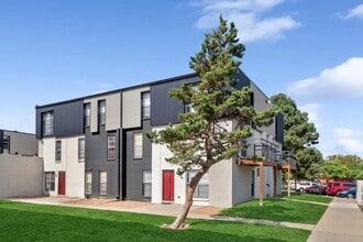 Villages at Gateway in Denver, CO - Building Photo - Building Photo