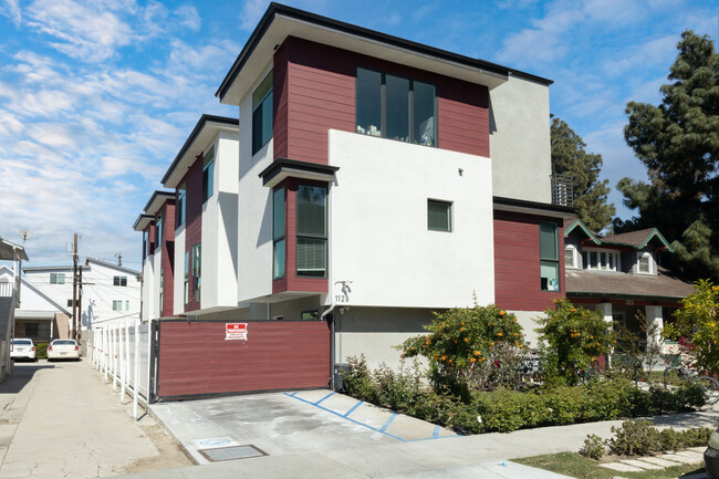 1129 W 37th St in Los Angeles, CA - Building Photo - Building Photo