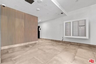 1537 S Wilton Pl in Los Angeles, CA - Building Photo - Building Photo