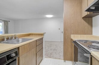 139 Piccadilly Pl in San Bruno, CA - Building Photo - Building Photo