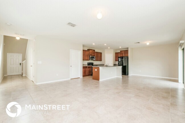 36125 Stable Wilk Ave in Zephyrhills, FL - Foto de edificio - Building Photo