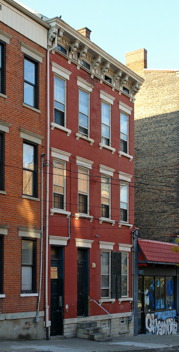 509 E Thirteenth St in Cincinnati, OH - Foto de edificio