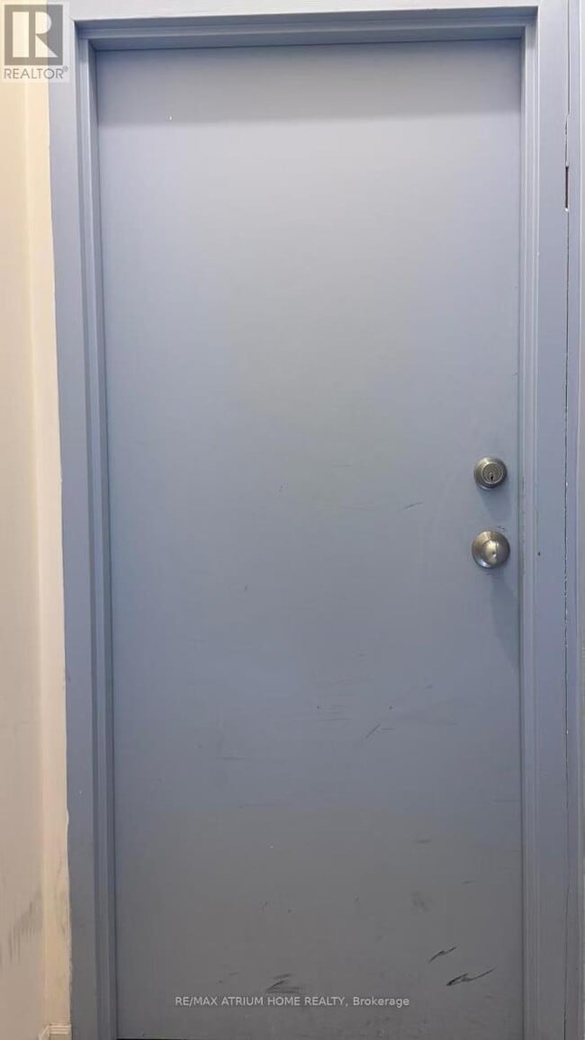 property at 413 Spadina Ave.