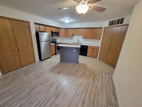 Hidden Oaks Apartments in Peoria, IL - Building Photo - Building Photo