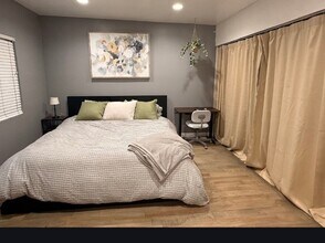 2240 N Legion Dr, Unit 207 in Signal Hill, CA - Building Photo - Building Photo