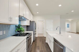 95 Crawford Ln in Richmond Hill, GA - Building Photo - Building Photo