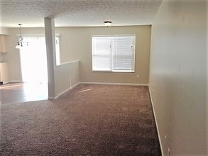 241 Lakeview Dr in Franklin, OH - Building Photo - Building Photo