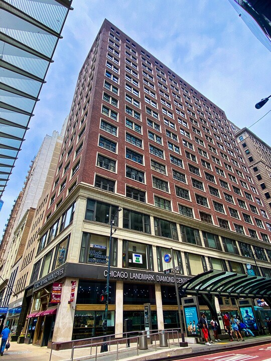 5 N Wabash Ave in Chicago, IL - Building Photo