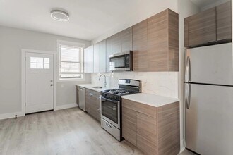 6143 S Dorchester Ave in Chicago, IL - Building Photo - Building Photo