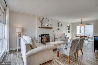 4801 Apple Tree Dr in Alexandria, VA - Building Photo - Building Photo