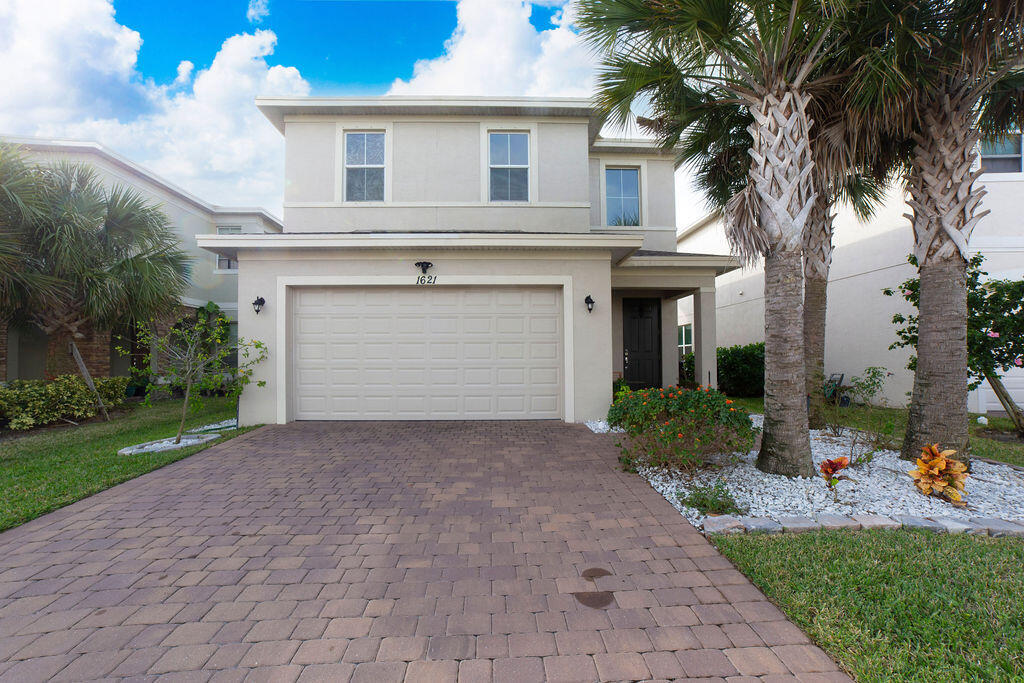 1621 NW Cataluna Cir in Port St. Lucie, FL - Building Photo