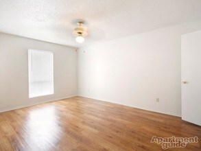 Braeswood Forest Condos in Houston, TX - Building Photo - Interior Photo