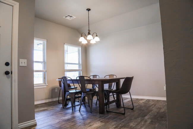 324 SW 147th St in Oklahoma City, OK - Building Photo - Building Photo