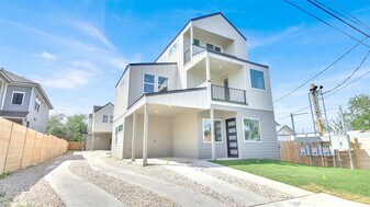 7208 Providence Ave in Austin, TX - Building Photo