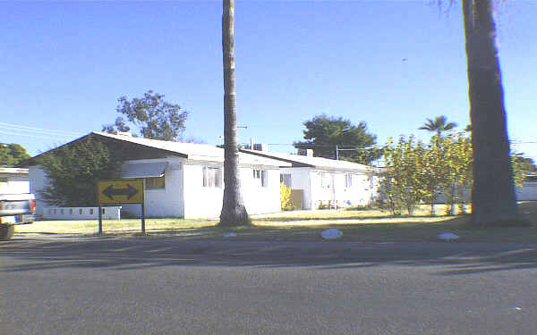 Mcdowell Manor in Phoenix, AZ - Building Photo - Building Photo