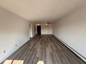 40 California St in Stratford, CT - Building Photo - Building Photo